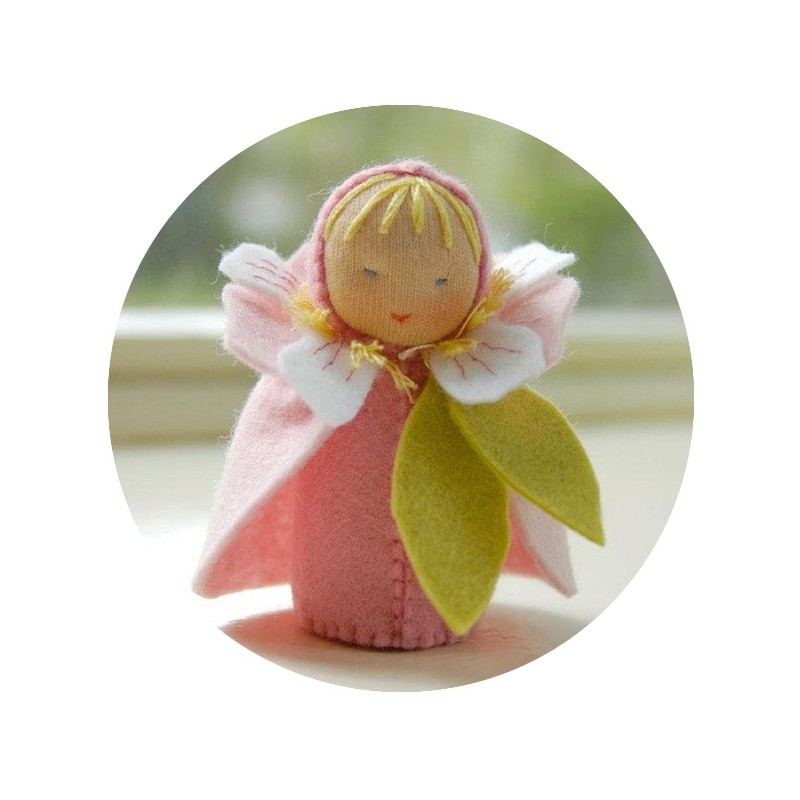 Kit mini poupée feutrine 'Fleur de cerisier' 